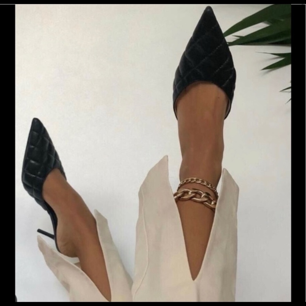Zara✨✨Rare blogger favorites✨✨brand new Zara quilted mules